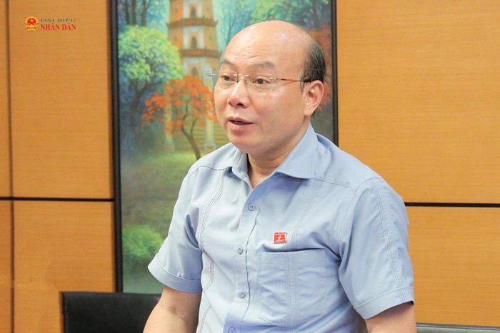 ĐBQH Hoàng Văn Nghĩa (Quảng Ngãi) phát biểu