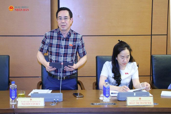 ĐBQH Nguyễn Văn Huy (Hưng Yên) phát biểu. Ảnh: Đắc Trường