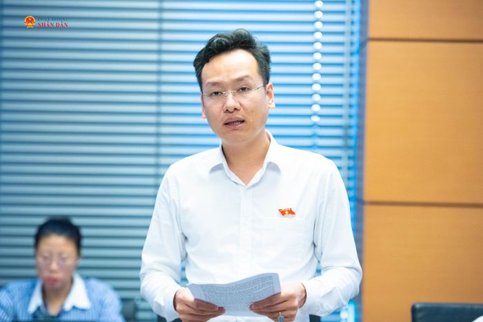 ĐBQH Chu Lương Trí (TP. Quảng Ninh) phát biểu. Ảnh: Xuân Quý