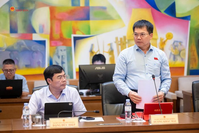 ĐBQH Dương Khắc Mai (Lâm Đồng) phát biểu. Ảnh: Phạm Thắng