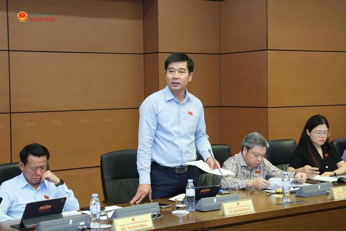 ĐBQH Lê Thanh Hoàn (Thanh Hóa) phát biểu
