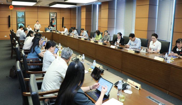 Toàn cảnh phiên thảo luận tại Tổ 10