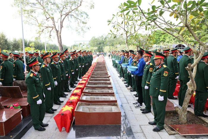 Ban Chỉ đạo 515 TP. Cần Thơ tổ chức 2 đợt Lễ viếng, truy điệu và an táng 158 hài cốt liệt sĩ đảm bảo trang nghiêm, đúng quy định