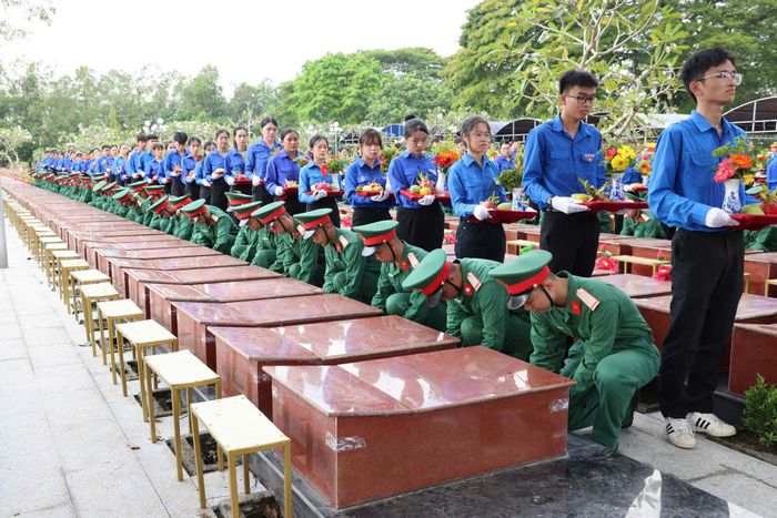 Ban Chỉ đạo 515 TP. Cần Thơ tăng cường công tác giáo dục đến mỗi cán bộ, chiến sĩ, lực lượng thanh niên có nhận thức sâu sắc, ý nghĩa thiêng liêng của nhiệm vụ tìm kiếm, quy tập và định danh hài cốt liệt sĩ. Ảnh: Phạm Trung