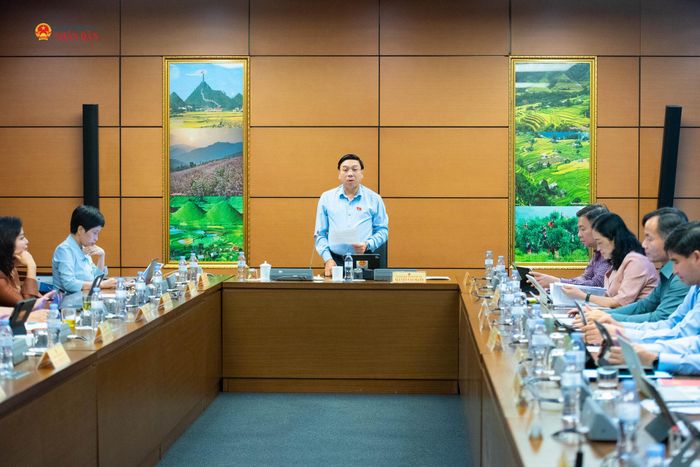Toàn cảnh phiên thảo luận tổ. Ảnh: Xuân Quý
