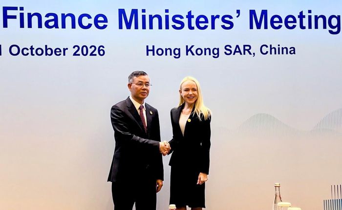 Bộ trưởng Tài chính Ngô Văn Tuấn và Thứ trưởng Tài chính Hoa Kỳ Erin Browne tại buổi làm việc. Ảnh: Bộ Tài chính