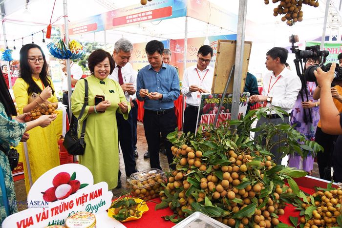 Các sản phẩm sẽ được chuẩn hóa quy trình, cải tiến chất lượng, mẫu mã, kiểu dáng bao bì sản phẩm gắn với yêu cầu của thị trường. Ảnh: Phùng Nguyện.