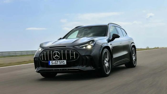 Mercedes-AMG GT SUV 2028 trang bị hệ thống treo chủ động AMG Active Ride Control+ và công nghệ đánh lái bánh sau. Ảnh: Mercedes-Benz