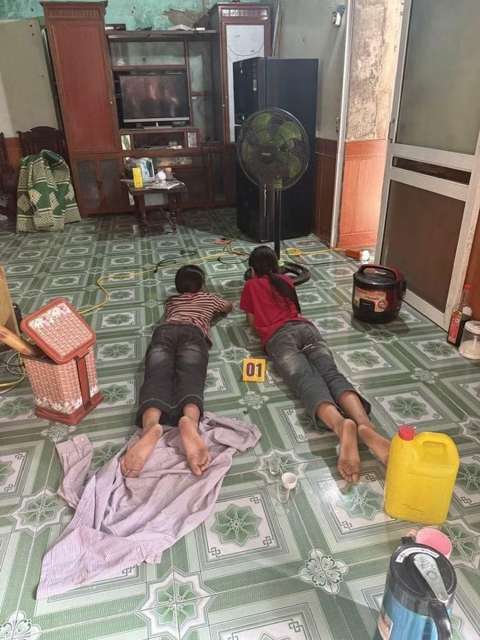 Công an tỉnh Phú Thọ dựng lại hiện trường vụ hai cháu nhỏ bị bố ruột hành hạ, ngược đãi.