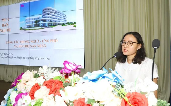 Các báo cáo viên trình bày chuyên đề tại hội nghị.