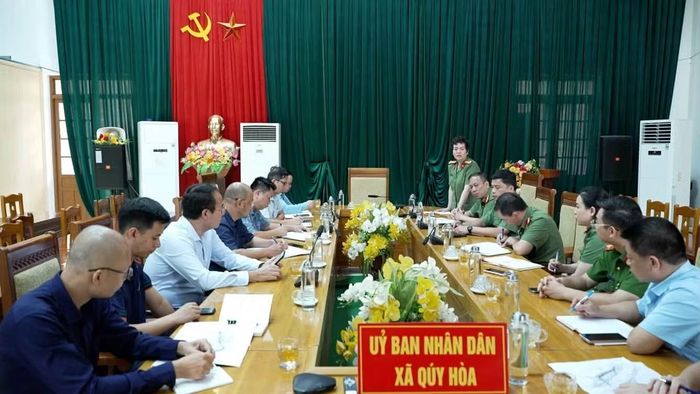 Đoàn khảo sát làm việc với các cơ quan chức năng và chính quyền xã Quý Hòa để đánh giá tình hình thực địa và đảm bảo tính khả thi triển khai dự án xây dựng cầu.