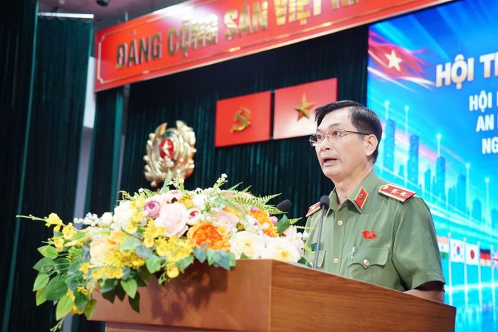 Trung tướng, PGS.TS Trịnh Ngọc Quyên, Giám đốc Học viện ANND phát biểu đề dẫn hội thảo.
