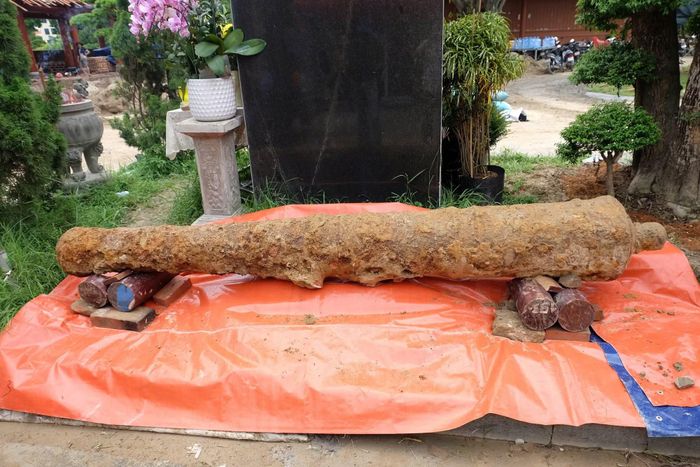 Khẩu súng thần công sau khi được đưa lên khỏi lòng đất sẽ được kiểm tra, đánh giá hiện trạng, làm cơ sở xây dựng phương án bảo quản và phát huy giá trị lịch sử.