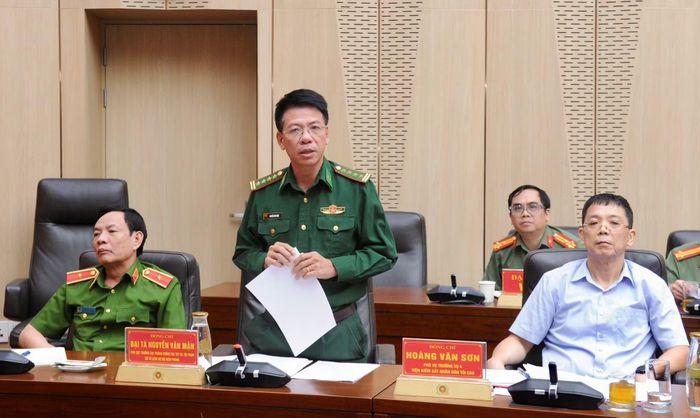Các đại biểu tham luận tại hội thảo.