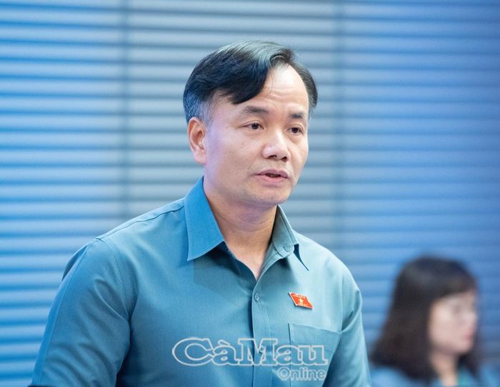 Đại biểu Trần Hoài Nam, Uỷ viên chuyên trách Uỷ ban Dân nguyện và Giám sát của Quốc hội, đề nghị thực hiện khai báo an toàn, vệ sinh lao động trên môi trường điện tử.