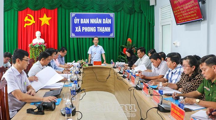Trong buổi làm việc với Ban Thường vụ Đảng uỷ xã Phong Thạnh, Phó Bí thư Tỉnh uỷ, Chủ tịch Uỷ ban MTTQ Việt Nam tỉnh Cà Mau Hồ Thanh Thuỷ yêu cầu xã đẩy nhanh tiến độ quy hoạch Khu dịch vụ du lịch Tắc Sậy.