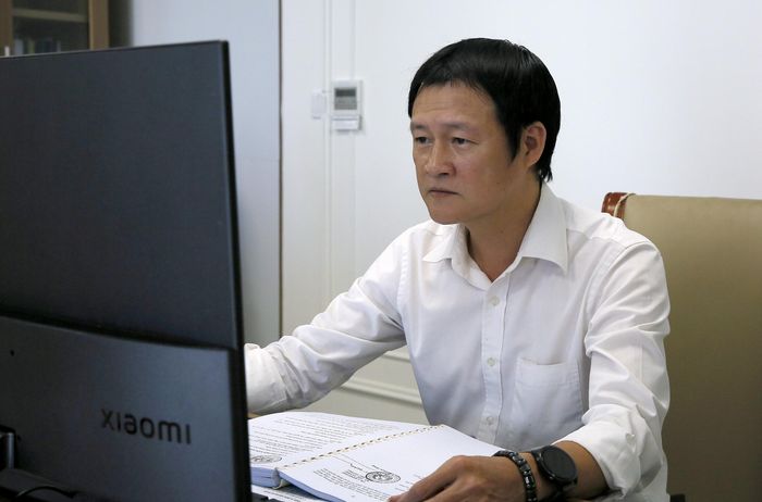 Ông Phạm Hồng Đào: “Nếu tỷ lệ nghèo tăng khi chuyển sang chuẩn mới thì đó là do thước đo cao hơn, không có nghĩa là người dân nghèo đi”. Ảnh: Hoàng Dũng