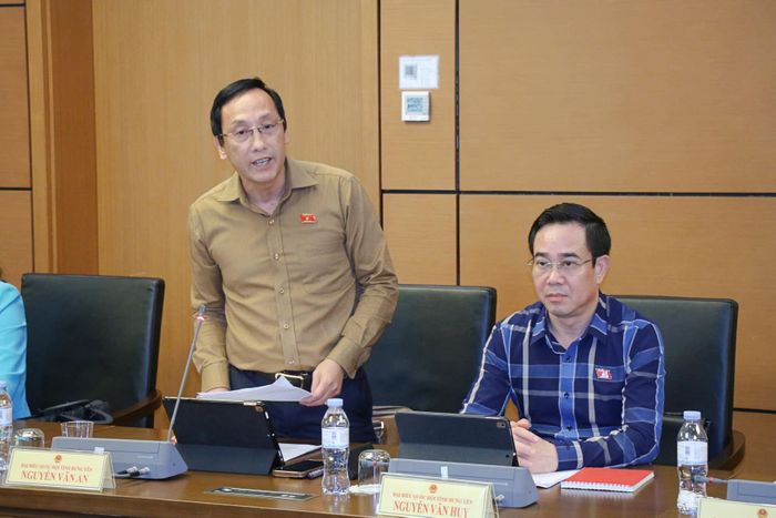 Đại biểu Nguyễn Văn An phát biểu thảo luận. Ảnh: N. TRƯỜNG