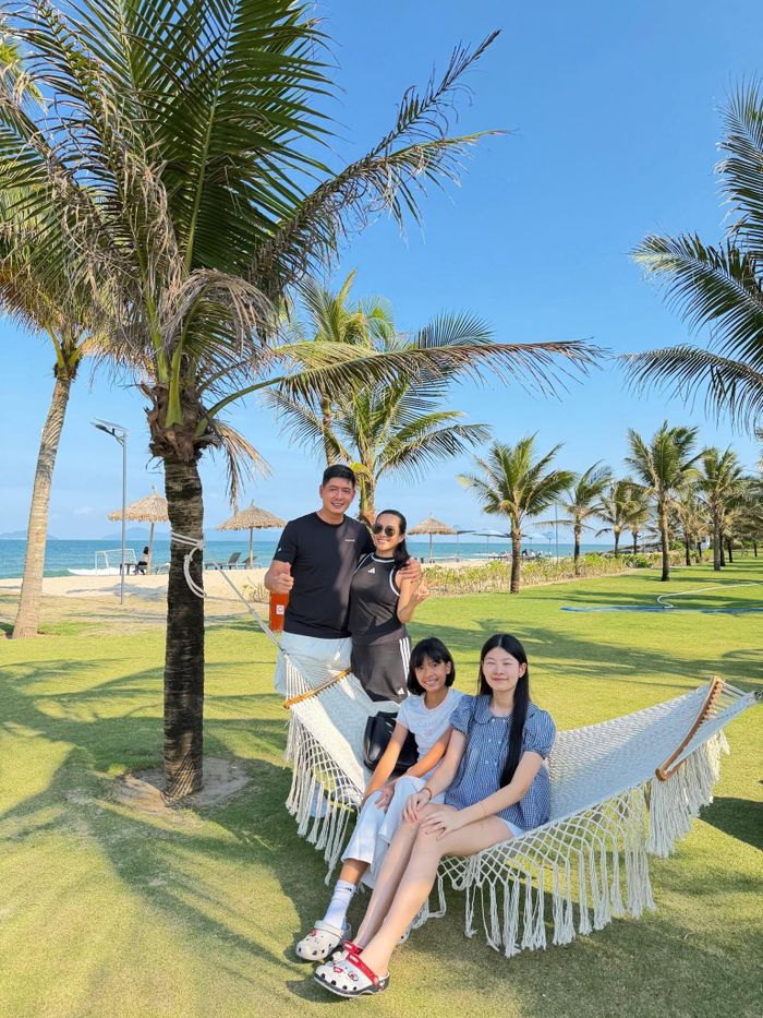 Gia đình Bình Minh tương đối kín tiếng. Ảnh: FBNV