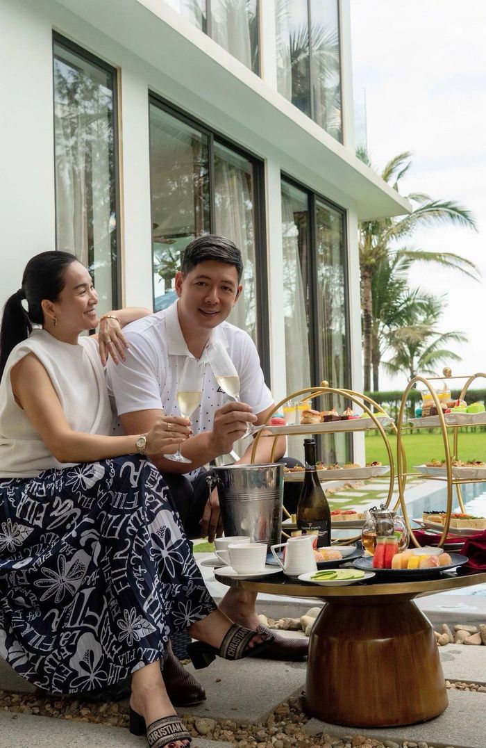 Năm 2008, khi đang được chú ý trong làng giải trí, Bình Minh kết hôn với doanh nhân Lê Anh Thơ. Ảnh: FBNV