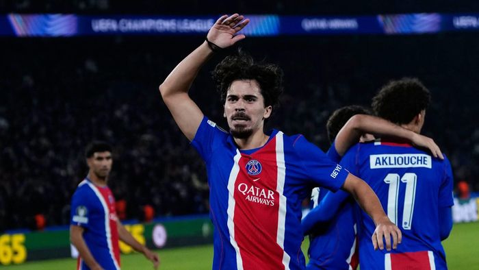 PSG sẽ phải tìm phương án thay thế Kvaratskhelia trong thời gian tới