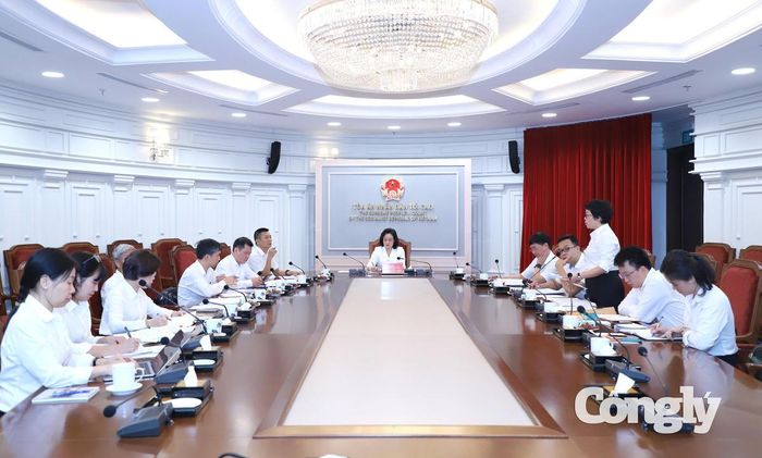 Quang cảnh cuộc họp