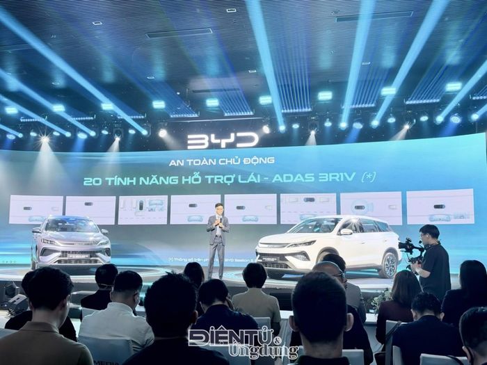 Xe sở hữu nhiều công nghệ đột phá cùng thiết kế rộng rãi