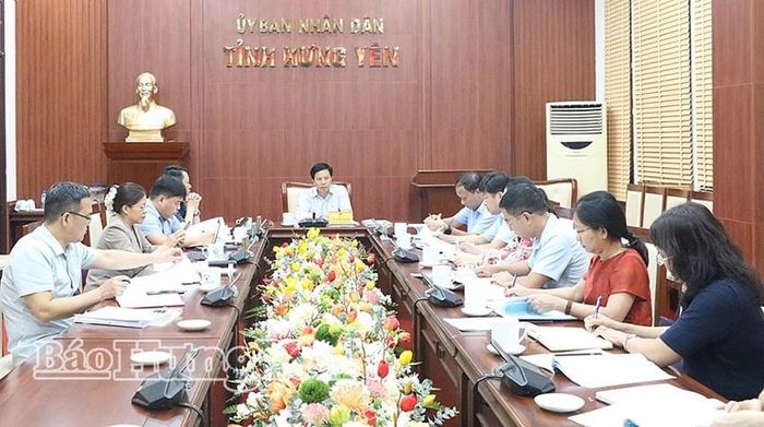 Ông Lại Văn Hoàn - Phó chủ tịch UBND tình Hưng Yên chủ trì cuộc họp. (nguồn ảnh Báo Hưng Yên)