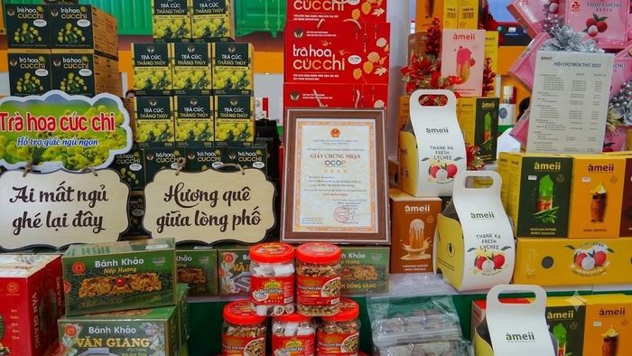 Hàng hoá trước hết phải truy xuất được nguồn gốc. Ảnh Thái Hà