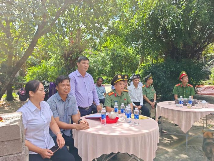 Trao hỗ trợ nhà ở tại Huế, lan tỏa tinh thần tương thân tương ái, góp phần giảm nghèo bền vững.