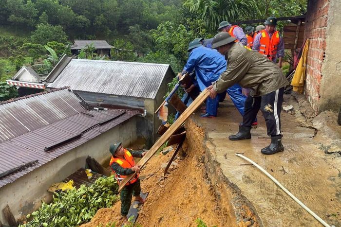 Thành phố Huế chủ động phòng, chống thiên tai, cảnh giác dông lốc, mưa lớn cục bộ, bảo vệ môi trường và thích ứng biến đổi khí hậu.