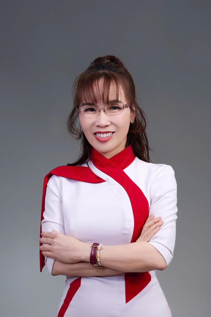 Tiến sĩ Nguyễn Thị Phương Thảo, Chủ tịch HĐQT, cùng các cộng sự đã chắp cánh Vietjet trở thành hãng hàng không năng động.