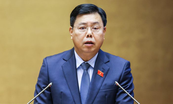Bộ trưởng Bộ Nội vụ Nguyễn Tiến Hải trình bày tờ trình Chính phủ về dự án Luật sửa đổi, bổ sung một số điều của Luật Bảo hiểm xã hội.