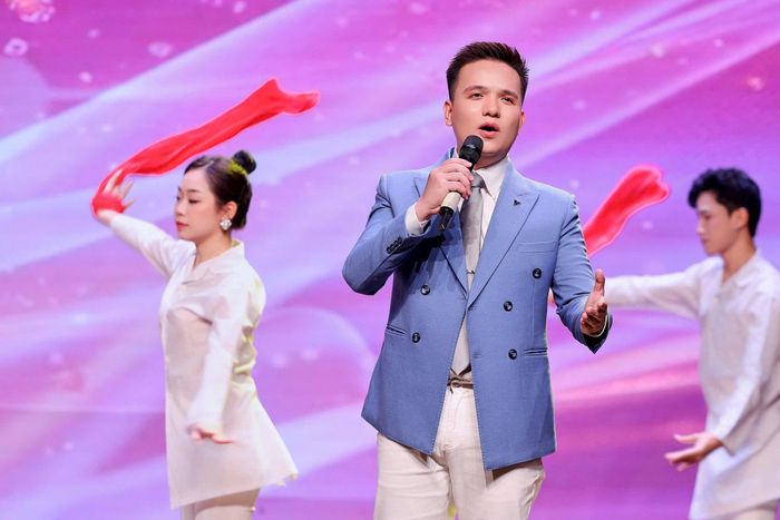 Phạm Minh Hiếu mong muốn truyền thêm cảm hứng, tình yêu âm nhạc đến các bạn trẻ trên hành trình nghệ thuật của mình. Ảnh: Nhân vật cung cấp