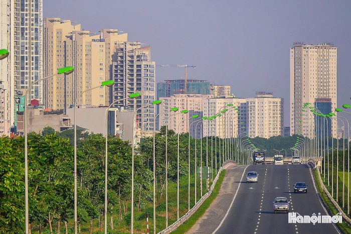 Được thông xe, gắn biển nhân dịp Đại lễ kỷ niệm 1.000 năm Thăng Long - Hà Nội, công trình có tổng vốn đầu tư hơn 7.500 tỷ đồng.