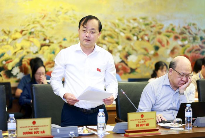 Đại biểu Tô Huy Vũ (Đoàn Hà Nội) phát biểu thảo luận. Ảnh: Văn Tuyến