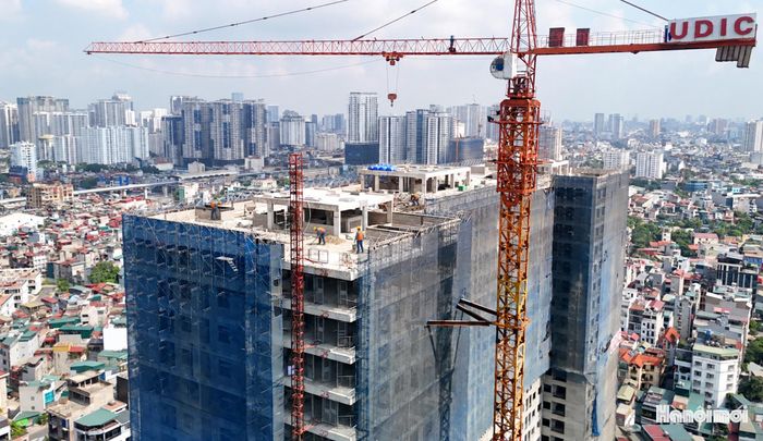 Trước đó, trong buổi kiểm tra vào ngày 17-10, Phó Chủ tịch UBND thành phố Hà Nội Đỗ Anh Tuấn yêu cầu chủ đầu tư rà soát lại kế hoạch và phương án thi công, rút ngắn thời gian triển khai từ 3 đến 6 tháng.