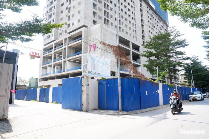Đơn vị thi công phấn đấu rút ngắn thời gian hoàn thành dự án từ 3 - 6 tháng theo kế hoạch của thành phố (quý IV-2027), để bàn giao nhà cho người dân.