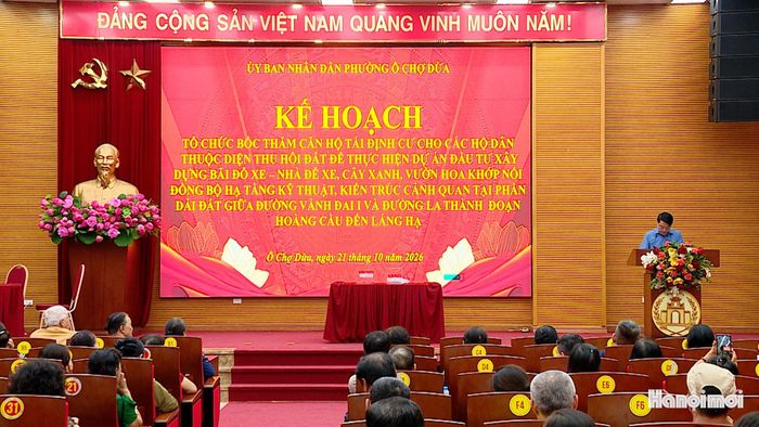 Quang cảnh buổi bốc thăm. Ảnh: Lại Tấn