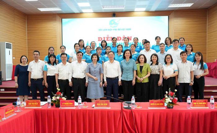 Các đại biểu cùng cán bộ hội viên tham dự diễn đàn. Ảnh: Hoàng Lan