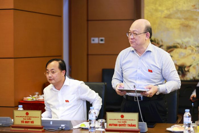 Đại biểu Huỳnh Quyết Thắng (Đoàn thành phố Hà Nội) phát biểu. Ảnh: Văn Tuyến
