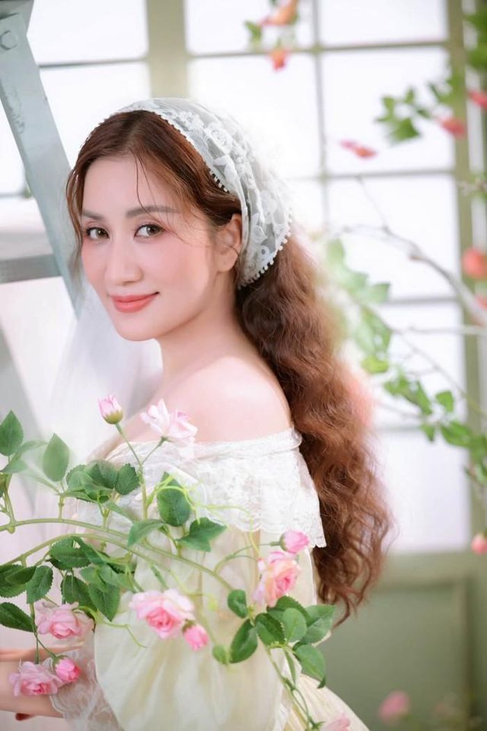 Vì thế, cô quyết định đầu tư thực hiện một bộ ảnh để đời, thỏa mãn mong muốn một lần được hóa thân thành hình tượng mình yêu thích.