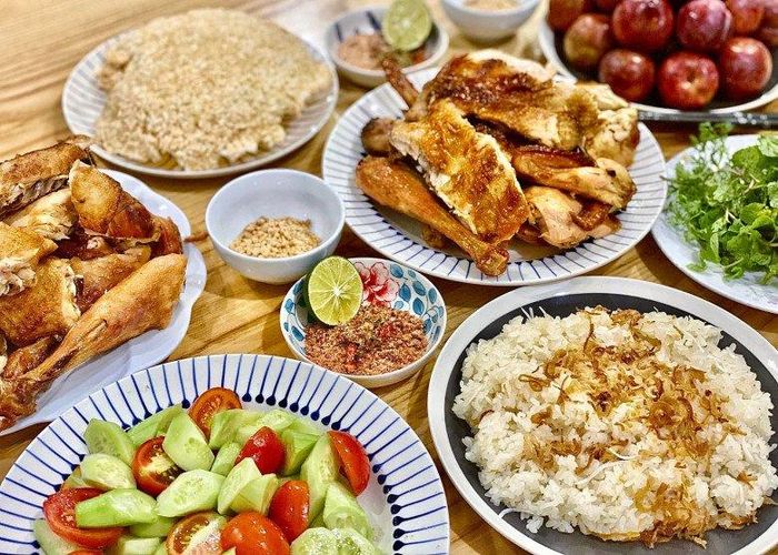 Và rất nhiều món ăn khác luôn thay đổi trong bữa ăn gia đình.