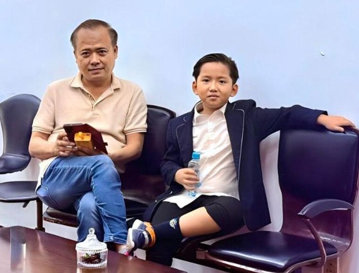 Doanh nhân Chí Phú  thân thiết với con riêng của bạn gái.