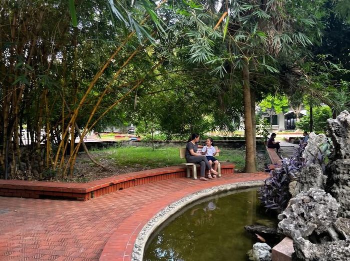 Gia đình phối hợp cùng bác sĩ hỗ trợ trẻ gặp khó khăn tâm lý.
