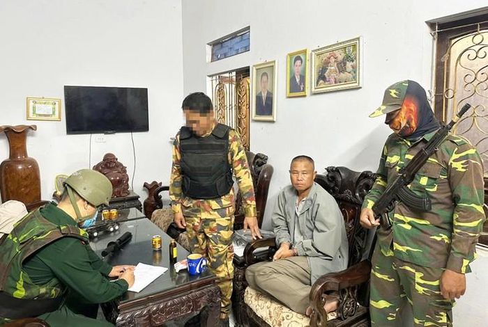 Đối tượng A Mày có biệt danh "bố già đường biên". Ảnh: BĐBPQT.