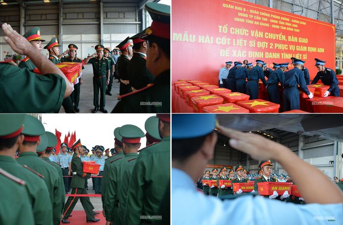 Cán bộ, chiến sĩ trang nghiêm thực hiện nghi thức tiếp nhận mẫu sinh phẩm. Ảnh: Tuấn Anh