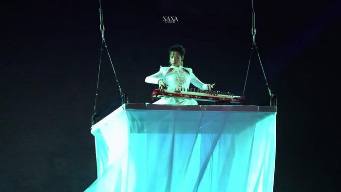 Màn trình diễn đàn tranh đẹp mãn nhãn của Pháp Kiều tại concert D-1. Nguồn: @fcphapkieu