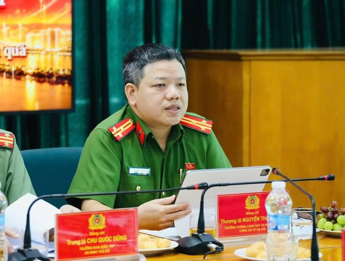 Thượng tá Nguyễn Thành Lâm, Trưởng phòng Cảnh sát QLHC về trật tự xã hội, CATP Hà Nội phát biểu tọa đàm. Ảnh: Phú Khánh