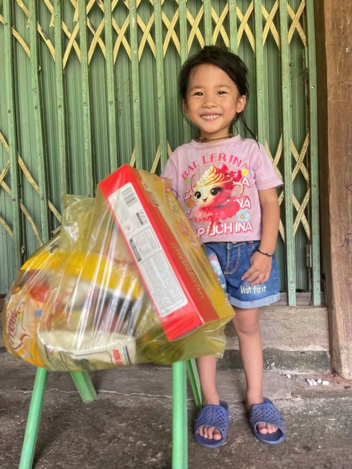 Nguồn lực ban đầu chủ yếu đến từ đồng lương của người lính trẻ. Không tổ chức kêu gọi quyên góp, đồng chí Minh tự dành một phần thu nhập hàng tháng để chăm lo cho các em.